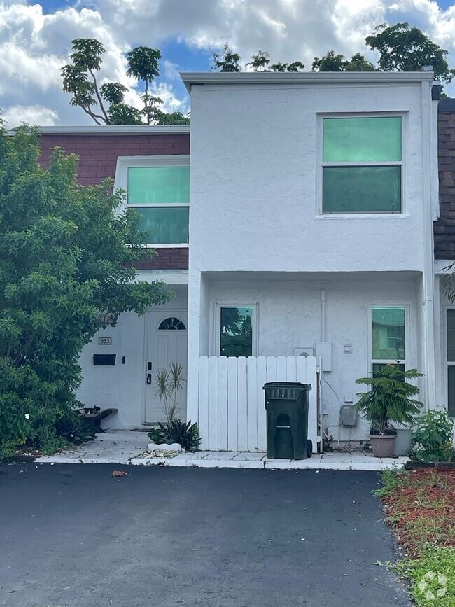 Building Photo - 332 Sunshine Dr