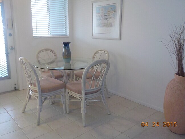 Foto del edificio - 100 The Esplanade S