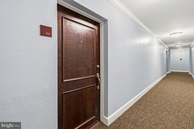 Foto del edificio - 906 S Washington St