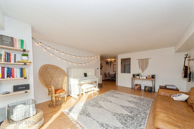 Foto del edificio - 1450 Sandpebble Dr