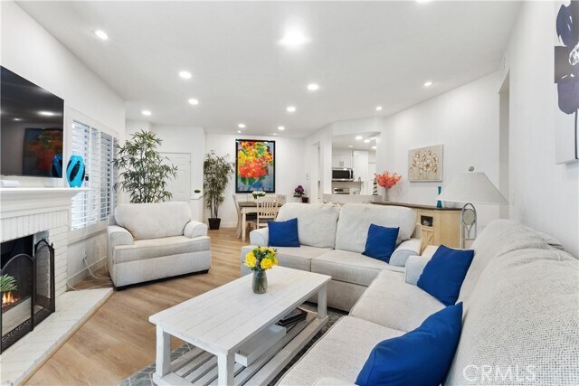 Building Photo - 85 Seaborough