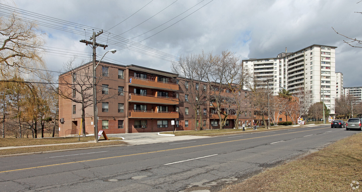 Primary Photo - Danforth Apartments