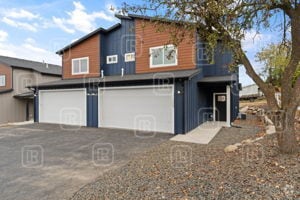 Building Photo - 307 S Grady Ln