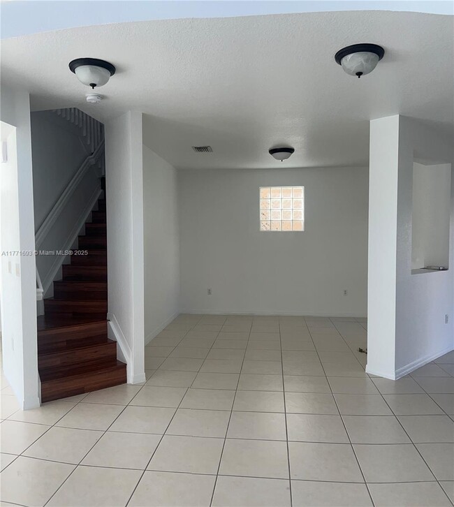 Foto del edificio - 4409 NW 113th Ct