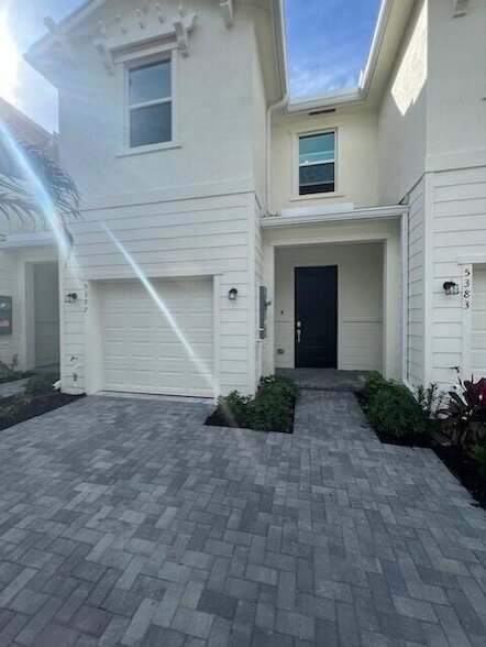 Photo - 5387 Flannigan Way Unit