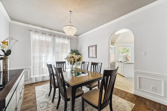 Building Photo - 310 Brook Forest Trail