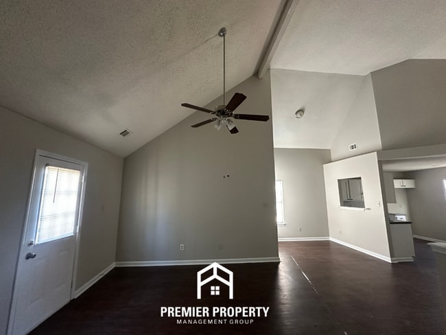 Foto del edificio - 8080 German Creek Dr