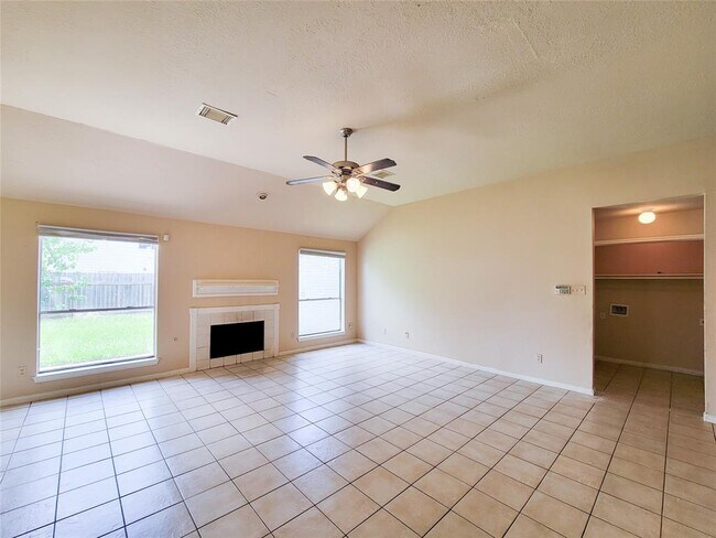 Foto del edificio - 22918 Pine Mist Ln