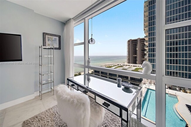 Foto del edificio - 6801 Collins Ave