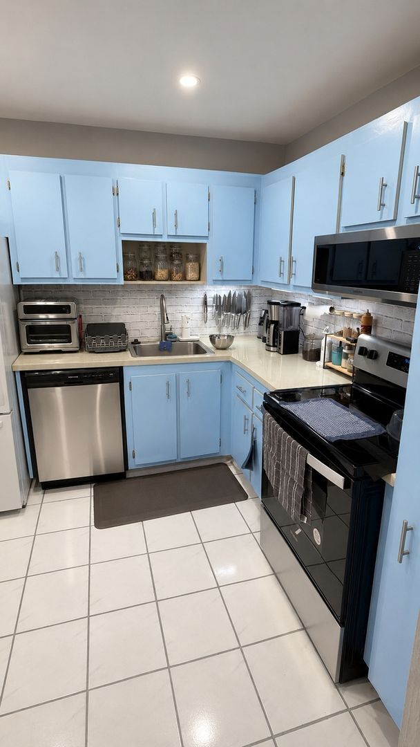 Building Photo - 13715 Kendale Lakes Cir