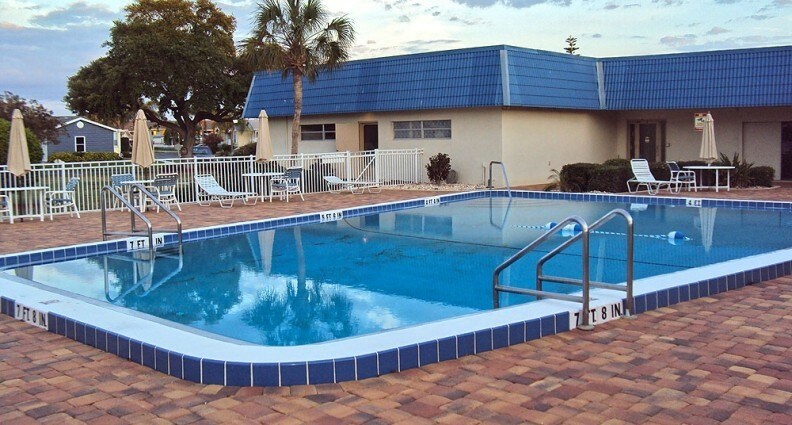 Piscina - Lakewood Village