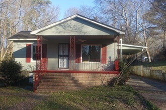 Building Photo - 716 Robin Rd