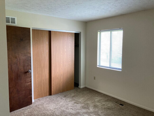 bedroom 2 - 811 trustway ct