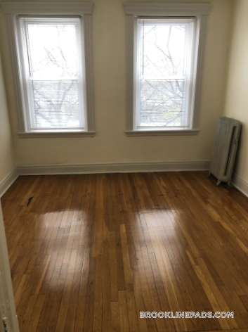 Building Photo - 360 Riverway