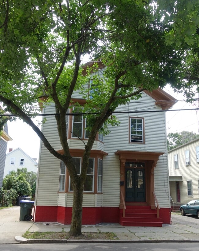 Building Photo - 42 Chapin Ave