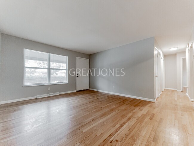 Foto del edificio - Charming 3 bedroom home in Granite City!
