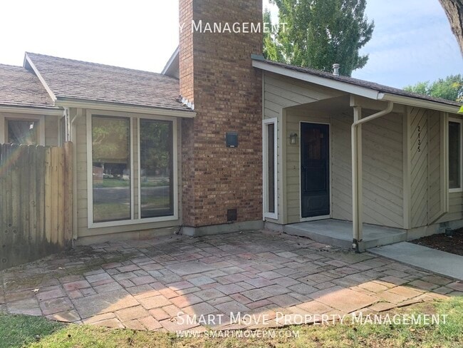 Building Photo - 2135 E Serene Dr