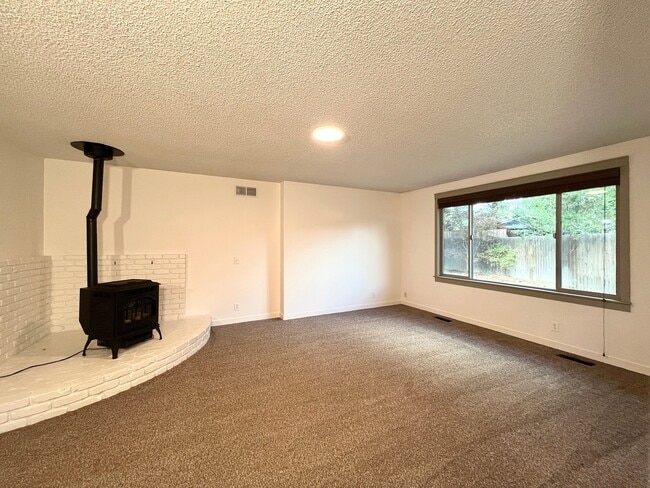 Building Photo - 2806 NE Shepard Rd