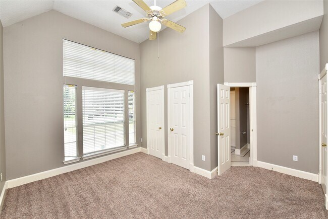 Foto del edificio - 5830 Hornwood Dr