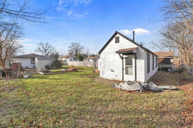 Building Photo - 2704 Kilbourne Ave