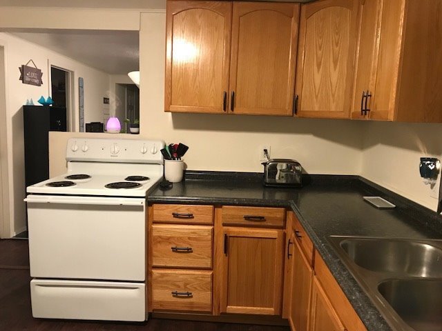 Building Photo - Super Cute Home for Rent with large fully ...