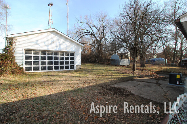 Building Photo - 1508 Stone St