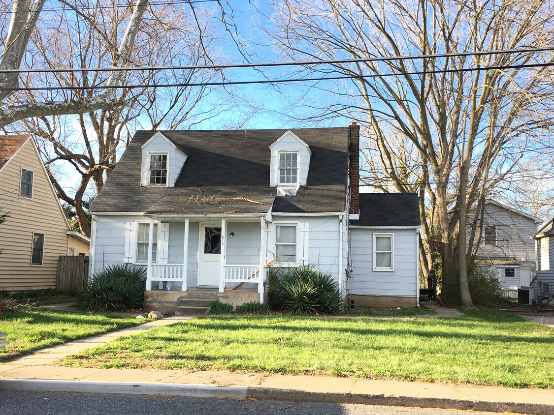 Primary Photo - 813 Giles St