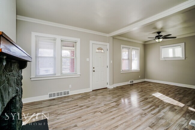 Building Photo - Carve Out a Great Life Here!
