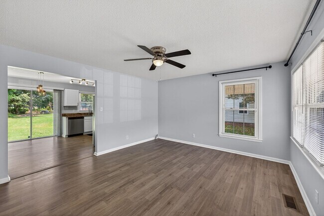 Foto del edificio - 2527 Country Club Rd