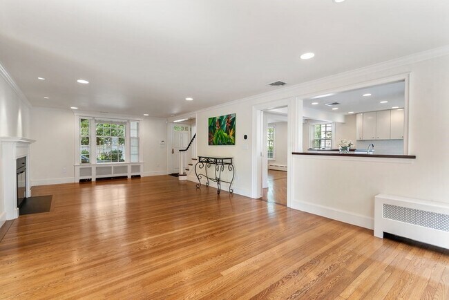 Building Photo - 232 Brattle St