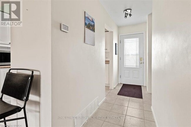 Building Photo - 11 Colmar Pl