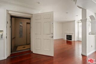 Foto del edificio - 11737 Goshen Ave