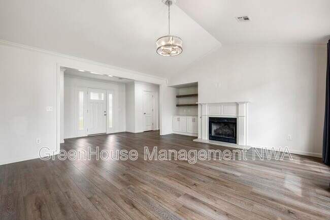 Foto del edificio - 2706 Trails End Dr