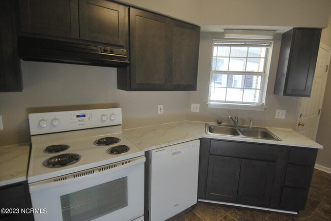 Building Photo - 2916 Mulberry Ln
