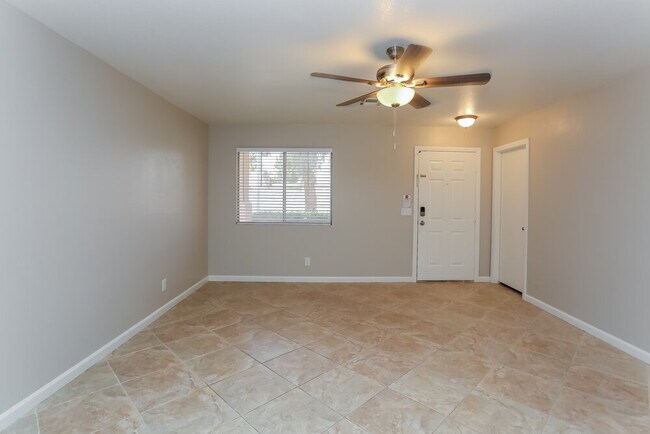 Foto del edificio - 6912 Rosinwood St