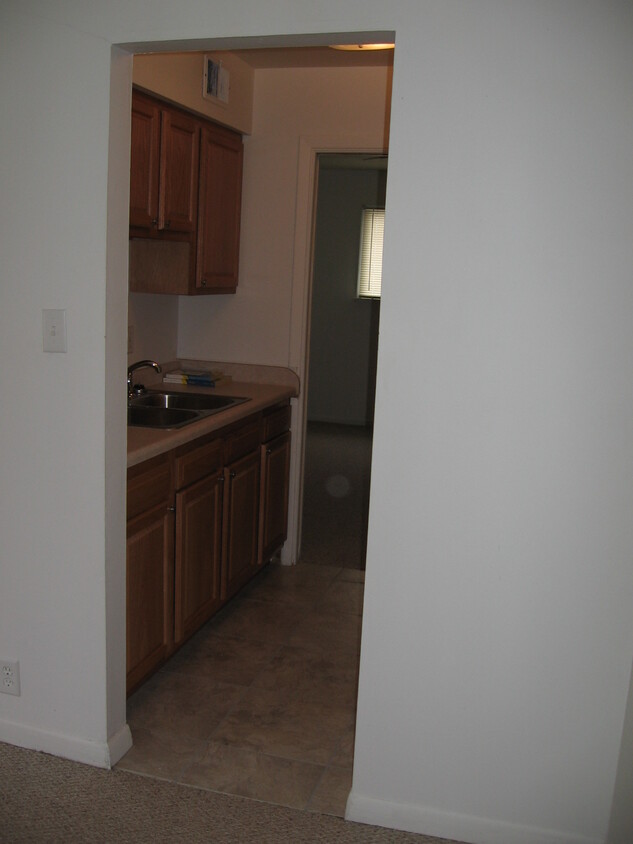 Building Photo - 708 W Springfield Ave