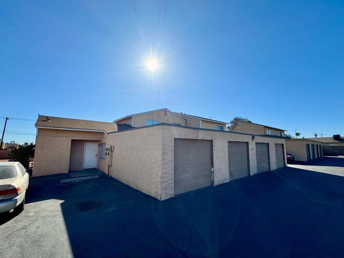 Foto principal - Single-story 1 bedroom unit available for ...