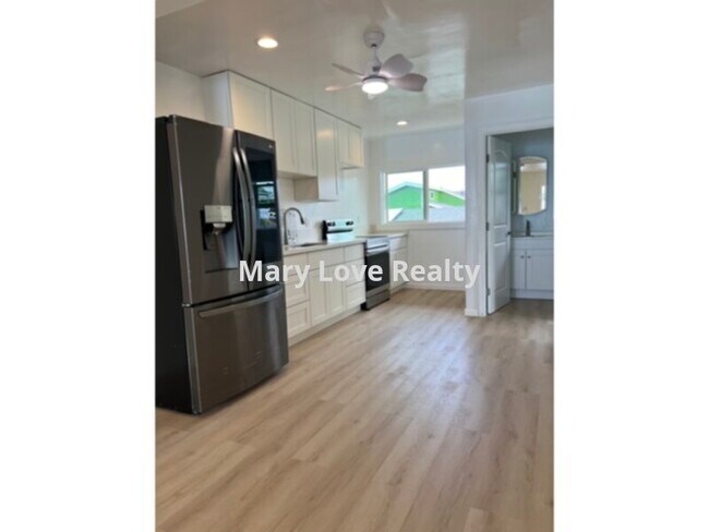 Foto del edificio - Multifamily Home - Upstairs Unit 2 Bed 1 Bath