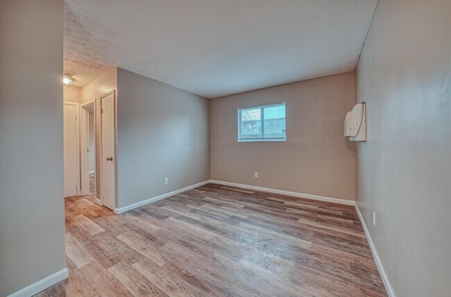 Foto del edificio - 2735 Joyce Ave