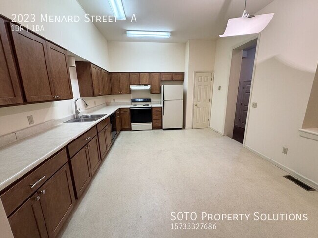 Foto del edificio - 2023 Menard St