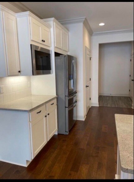 Building Photo - 3306 Stonecreek Dr