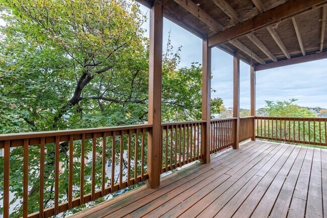 Building Photo - 19 Sawyer Ave