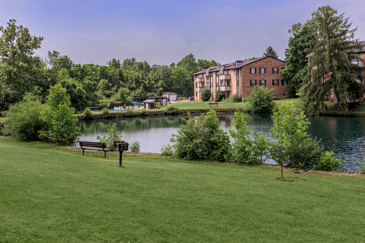 Foto principal - LakeHouse at Florence Apartments