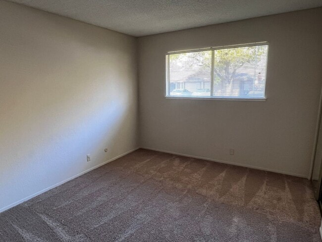 Building Photo - 5549-5551 Aspenwood Ct