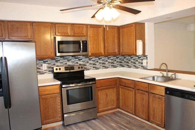 Building Photo - 11724 Lone Tree Ct