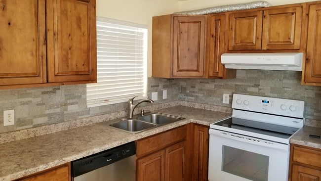 Building Photo - 3056 Festival Dr W