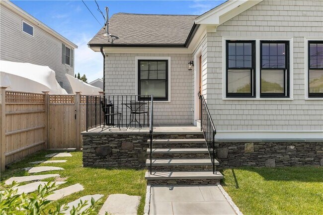 Building Photo - 109 Carroll Ave