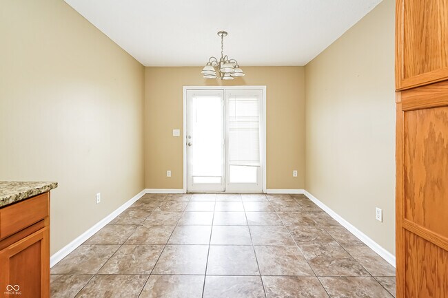 Foto del edificio - 5620 Sweet River Dr