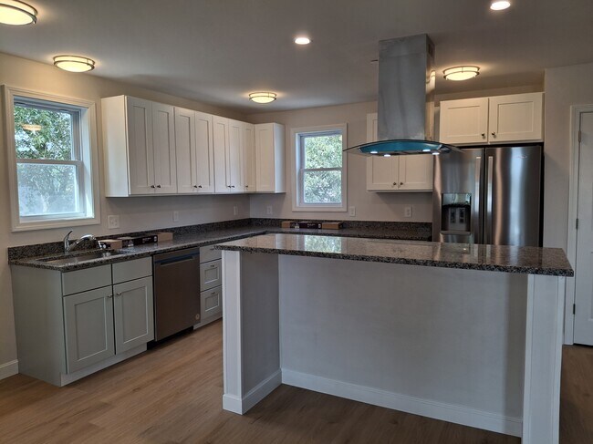 Cocina con isla - 103 Brook St