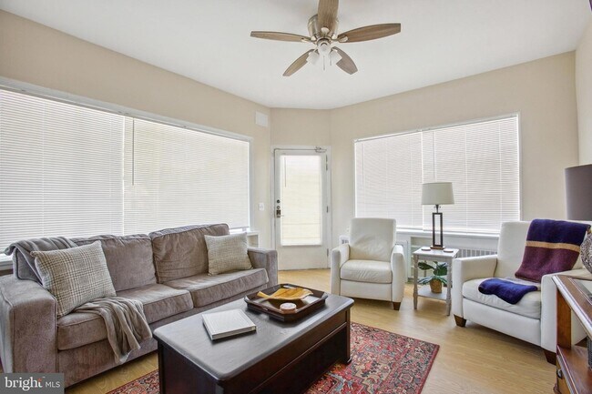 Foto del edificio - 1900 Princess Anne St